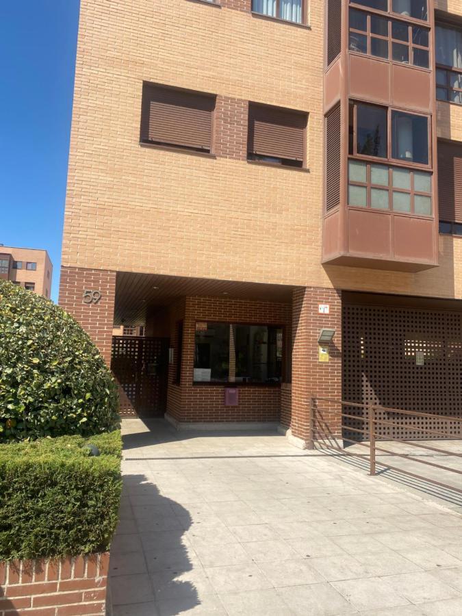 Deyanira Suite, Aeropuerto, Ifema Madrid Luaran gambar